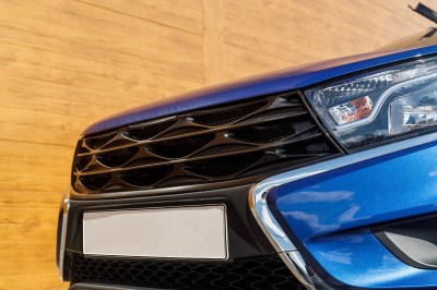 Решетка радиатора NFINITI LUX  на LADA VESTA SW СROSS 
